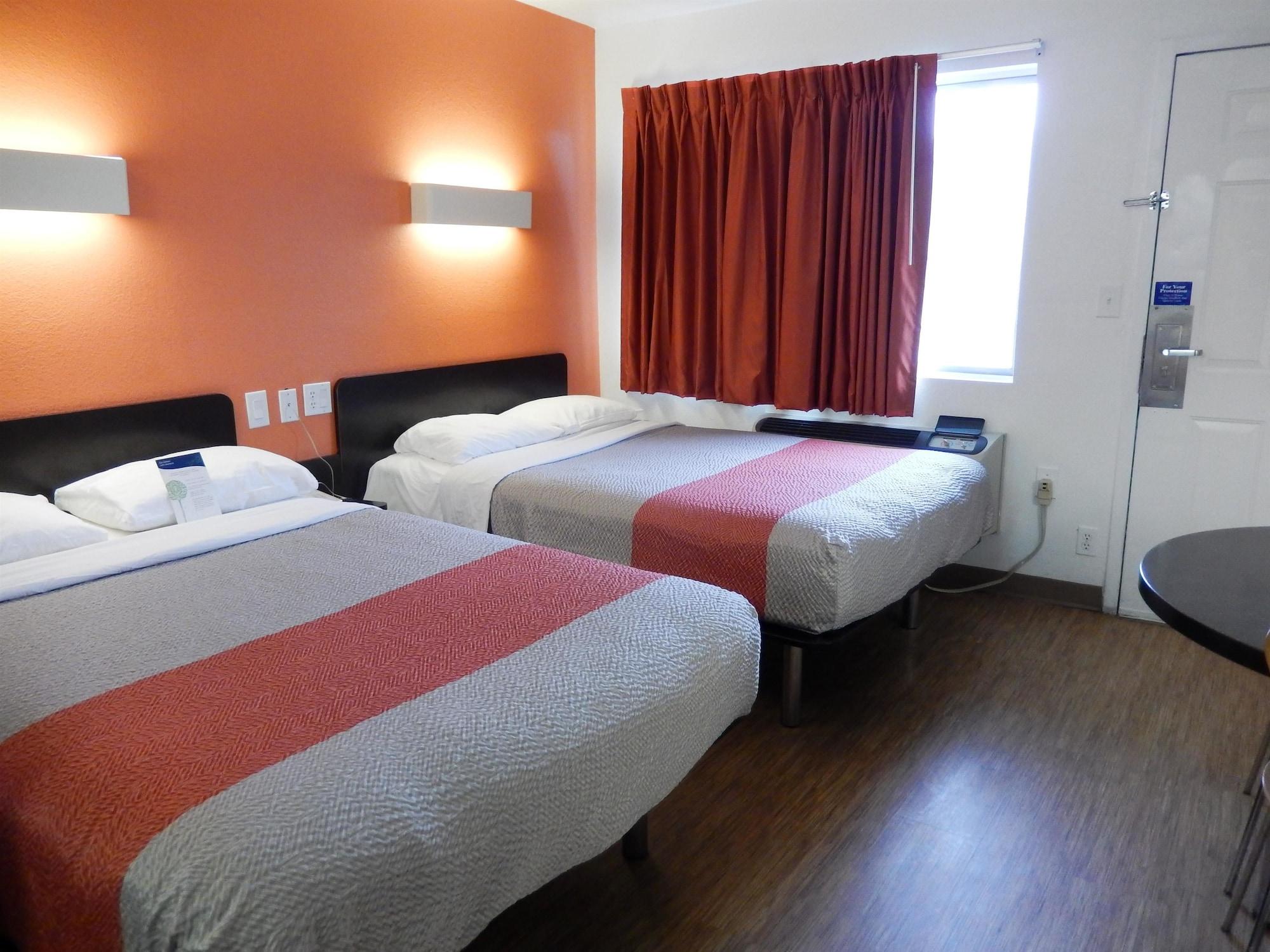 Motel 6-Clute, Tx Extérieur photo