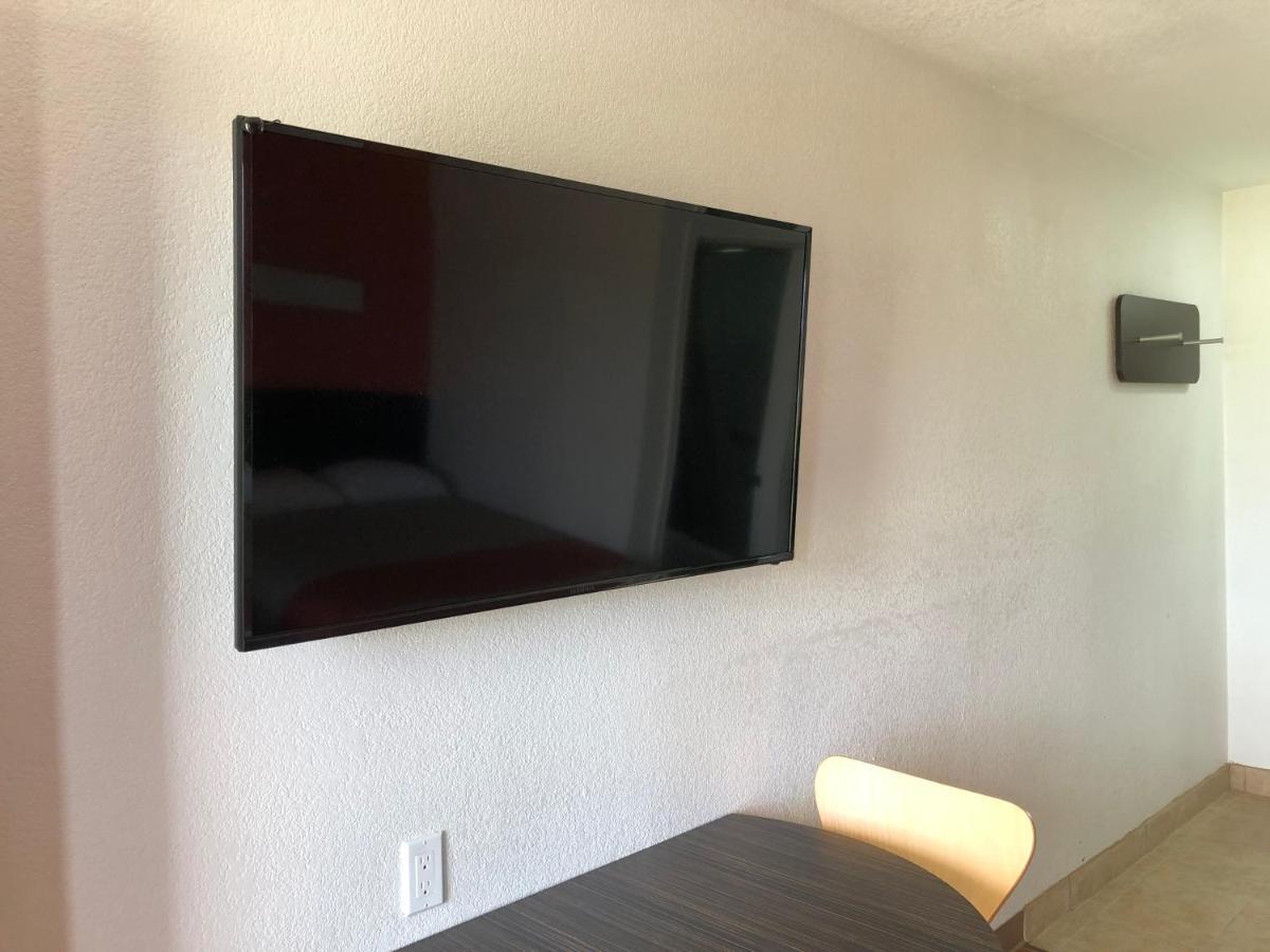 Motel 6-Clute, Tx Extérieur photo